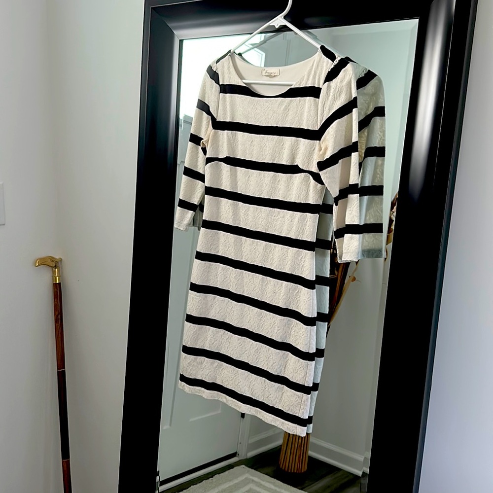 Forever 21 small black and white stripe dress